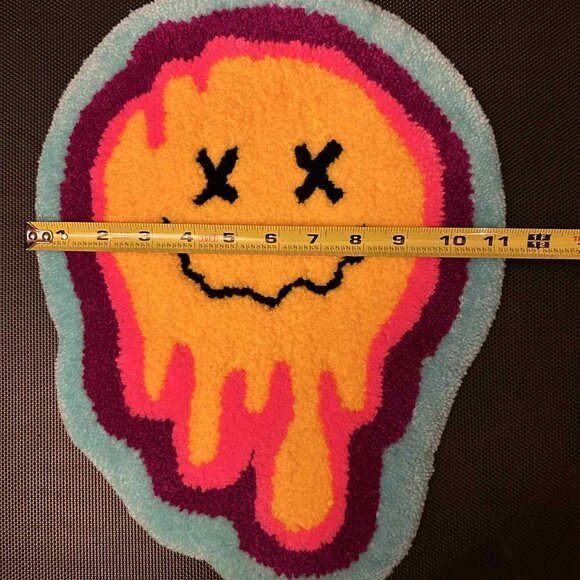 Handmade Trippy Smiley Face Tufted Rug 15"x11" - Picture 2 of 4